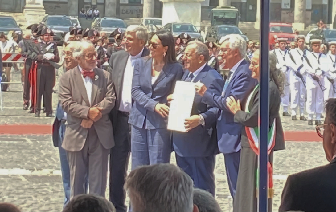 Onorificenza a Paolo Siani